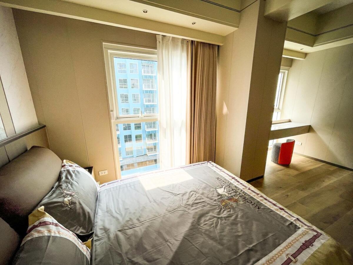 Luxury 2br Beside Okada Apartment