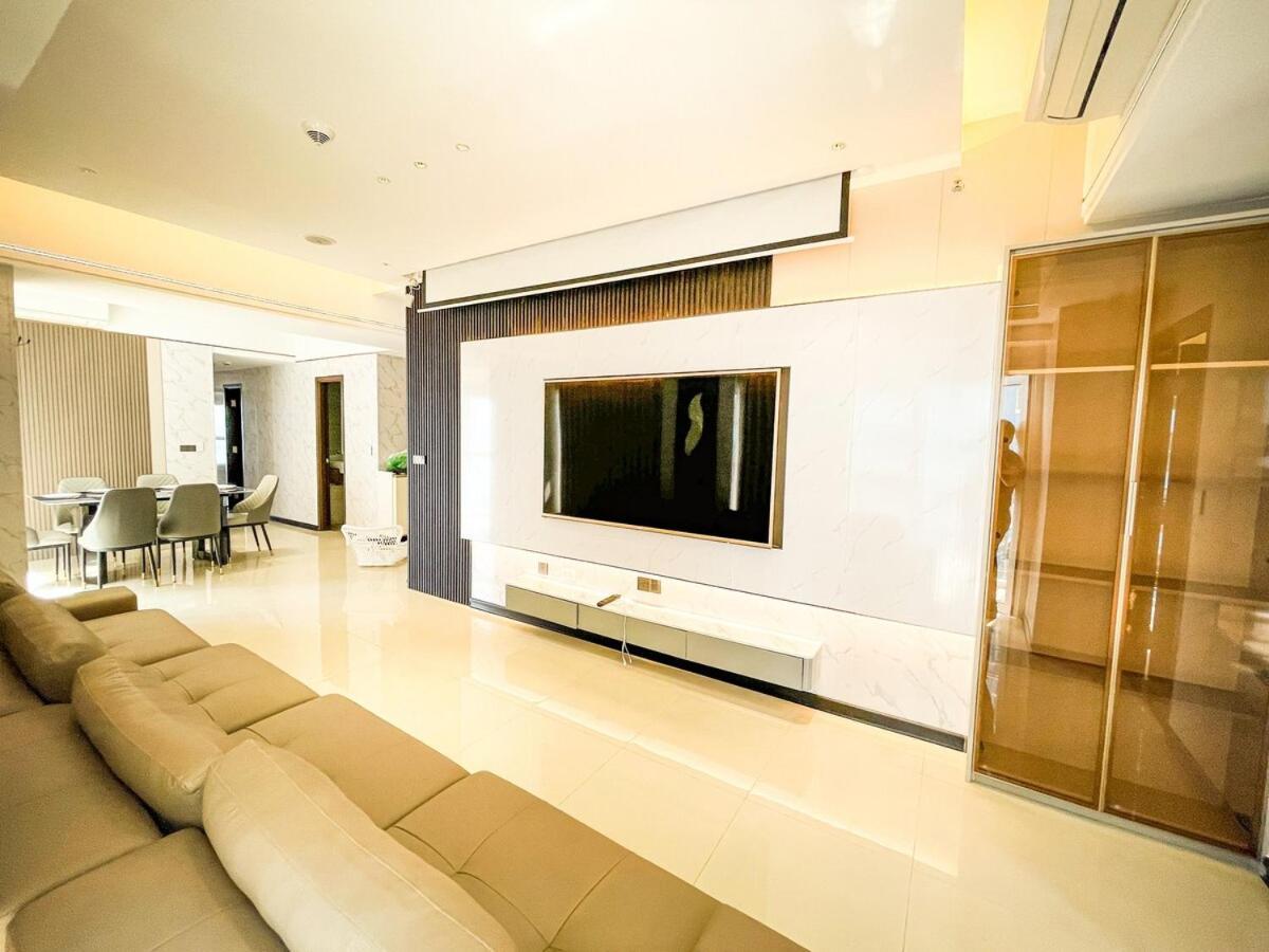 Luxury 2br Beside Okada Apartment *