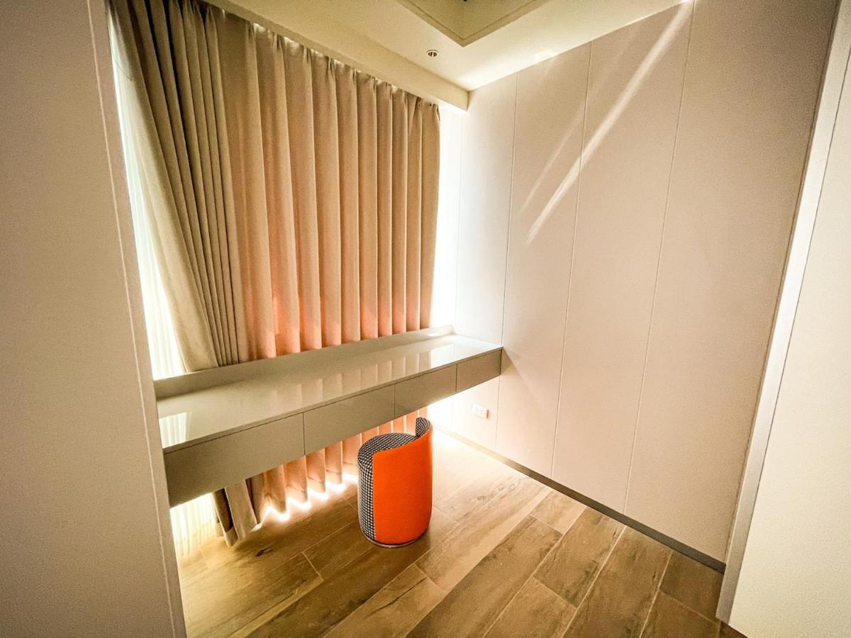 Luxury 2br Beside Okada Manila