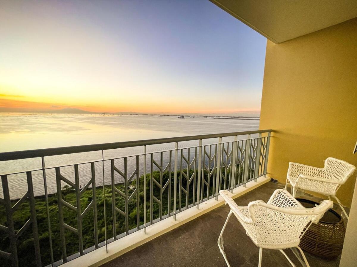 Luxury 2br Beside Okada * Manila