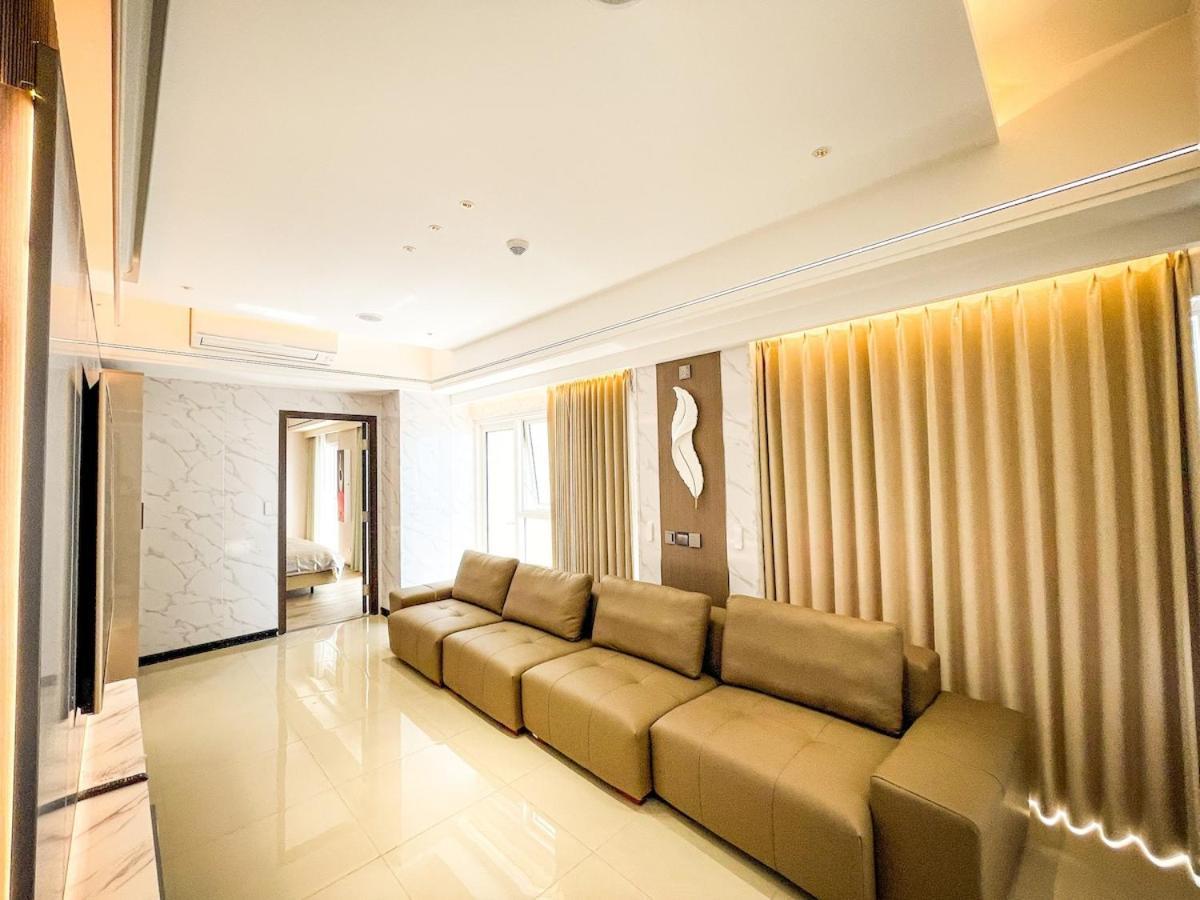 Luxury 2br Beside Okada Apartment