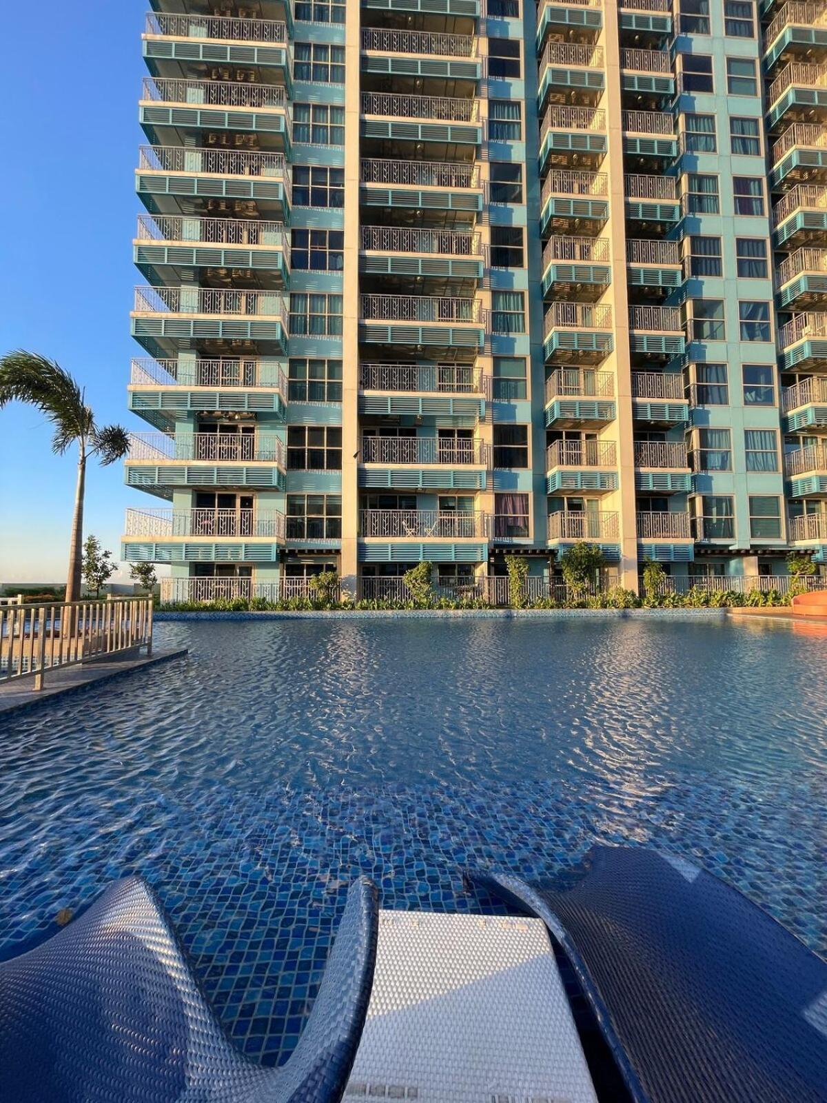 Luxury 2br Beside Okada Apartment *