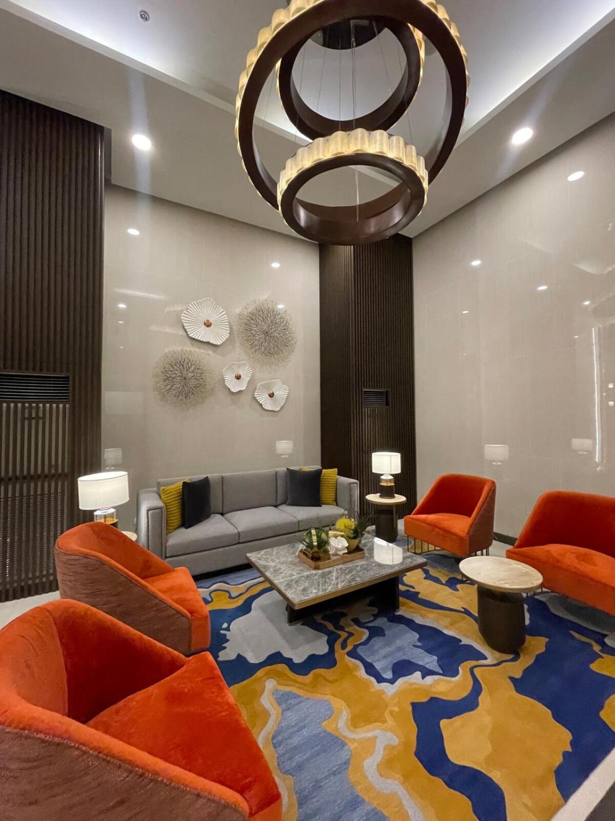 Luxury 2br Beside Okada Apartment